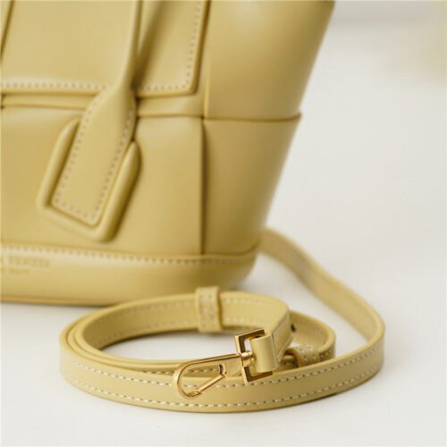 High Quality Luxury Bottega Veneta Arco Mini Leather Bag product detail