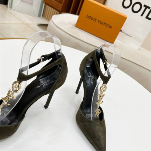 High Quality Luxury Louis Vuitton Metal Chain High Heels product detail