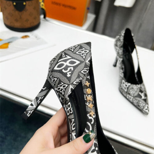 High Quality Luxury Louis Vuitton Metal Buckle High Heels – Style 33027 product detail
