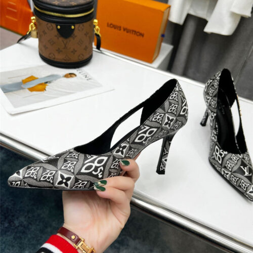 High Quality Luxury Louis Vuitton Metal Buckle High Heels – Style 33027 product detail
