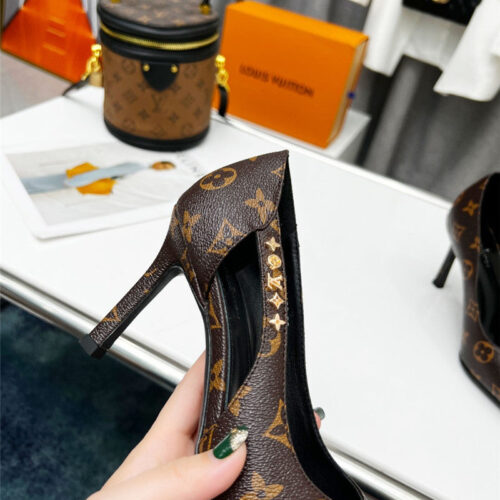 High Quality Luxury Louis Vuitton Metal Buckle High Heels – Style 00259 product detail
