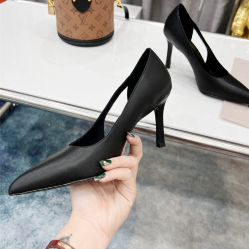 High Quality Luxury Louis Vuitton Metal Buckle High Heels product detail