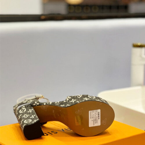 High Quality Luxury Louis Vuitton High Imitation Platform High Heel Sandals – Style 98083 product detail