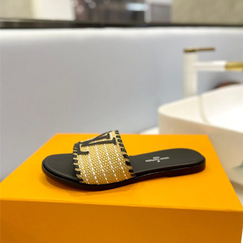 High Quality Luxury Louis Vuitton Logo Flat Slippers – Style 87299 product detail