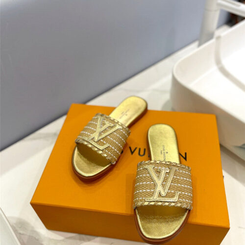High Quality Luxury Louis Vuitton Logo Flat Slippers – Style 54531 product detail