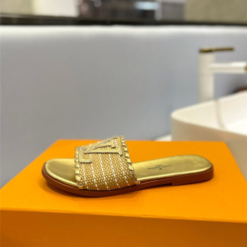 High Quality Luxury Louis Vuitton Logo Flat Slippers – Style 54531 product detail