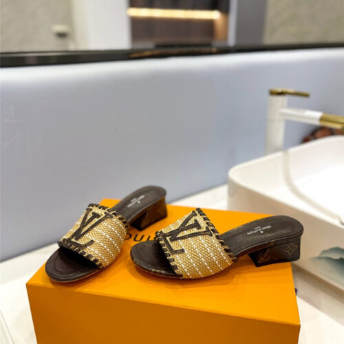High Quality Luxury Louis Vuitton Catwalk Style British Retro Slippers – Style 89859 product detail