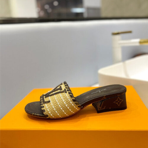 High Quality Luxury Louis Vuitton Catwalk Style British Retro Slippers – Style 89859 product detail