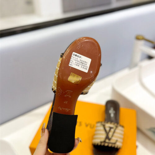 High Quality Luxury Louis Vuitton Catwalk Style British Retro Slippers – Style 89859 product detail