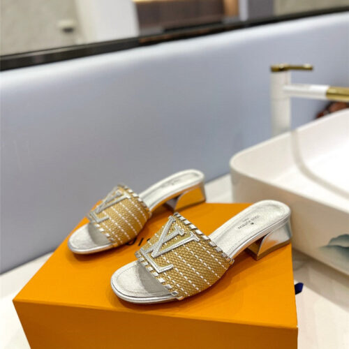 High Quality Luxury Louis Vuitton Catwalk Style British Retro Slippers