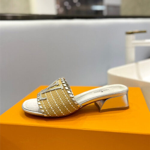 High Quality Luxury Louis Vuitton Catwalk Style British Retro Slippers product detail