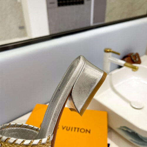 High Quality Luxury Louis Vuitton Catwalk Style British Retro Slippers product detail