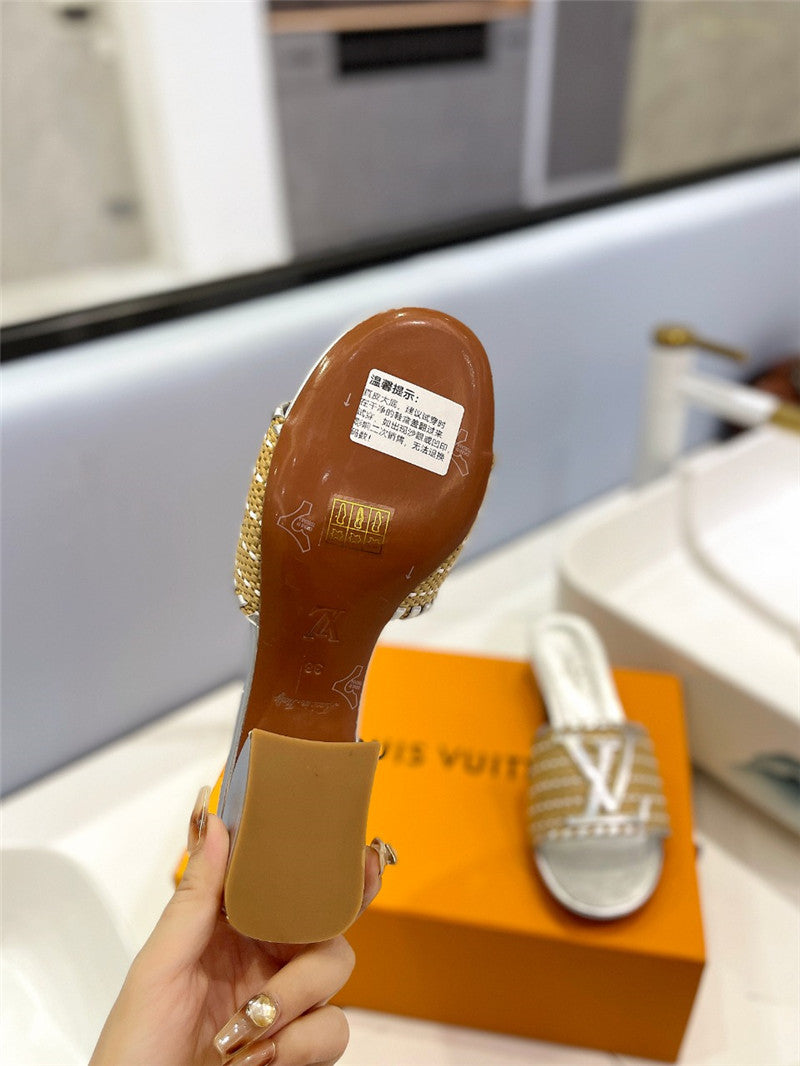 High Quality Luxury Louis Vuitton Catwalk Style British Retro Slippers product detail