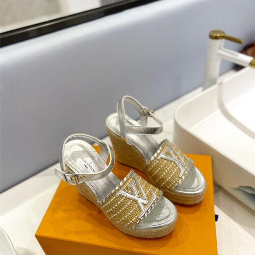 High Quality Luxury Louis Vuitton Latest Catwalk Platform Sandals – Style 95235 product detail
