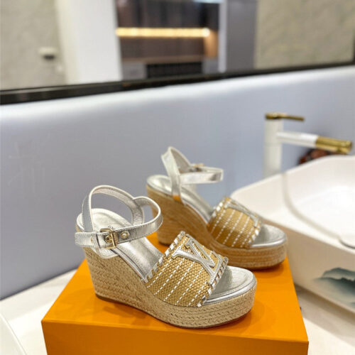 High Quality Luxury Louis Vuitton Latest Catwalk Platform Sandals – Style 95235 product detail