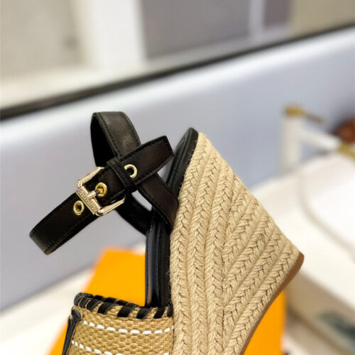 High Quality Luxury Louis Vuitton Latest Catwalk Platform Sandals – Style 70947 product detail