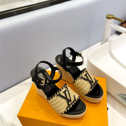 High Quality Luxury Louis Vuitton Latest Catwalk Platform Sandals – Style 70947 product detail
