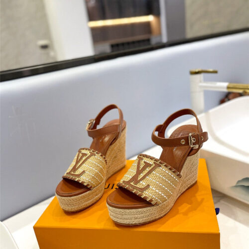 High Quality Luxury Louis Vuitton Latest Catwalk Platform Sandals – Style 07107