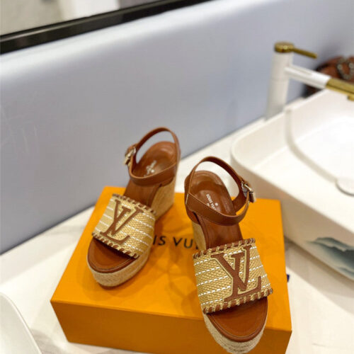 High Quality Luxury Louis Vuitton Latest Catwalk Platform Sandals – Style 07107 product detail