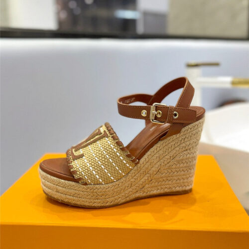 High Quality Luxury Louis Vuitton Latest Catwalk Platform Sandals – Style 07107 product detail
