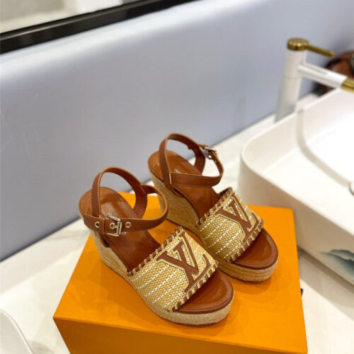 High Quality Luxury Louis Vuitton Latest Catwalk Platform Sandals – Style 07107 product detail