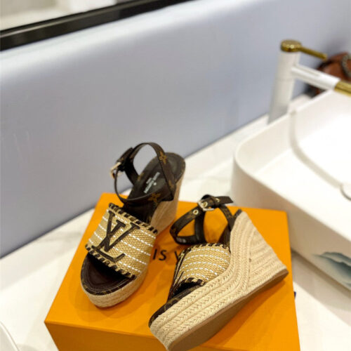 High Quality Luxury Louis Vuitton Latest Catwalk Platform Sandals – Style 08803 product detail