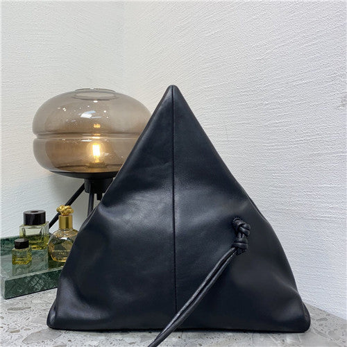 High Quality Luxury Bottega Veneta Triangle Clutch Black alternate view