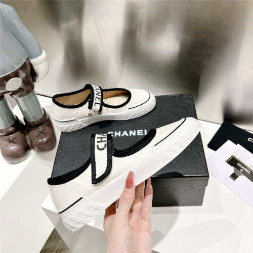 High Quality Luxury Chanel Second-Hand Velcro Platform Canvas Shoes – Style 47558 alternate view