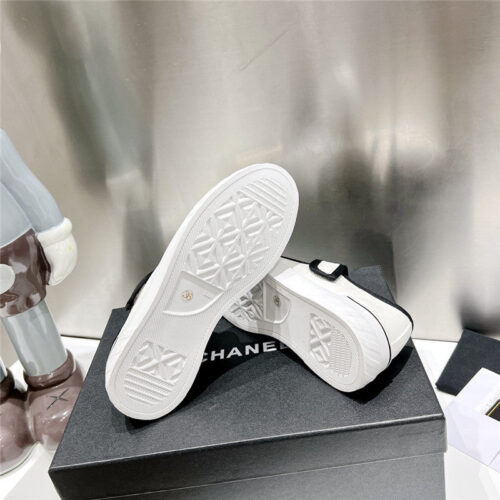 High Quality Luxury Chanel Second-Hand Velcro Platform Canvas Shoes – Style 47558 product detail