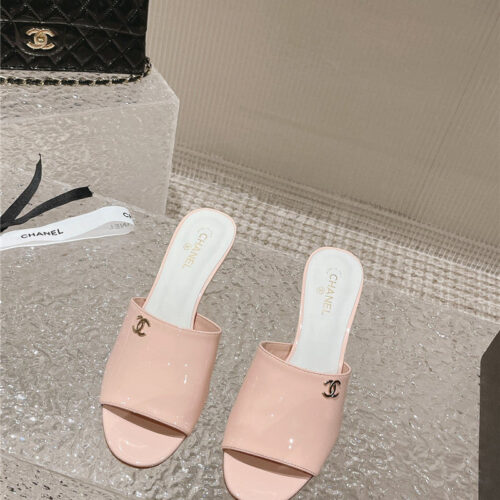 High Quality Luxury Chanel Hot Style Shoe Upper Big Logo Slippers – Style 19622 alternate view