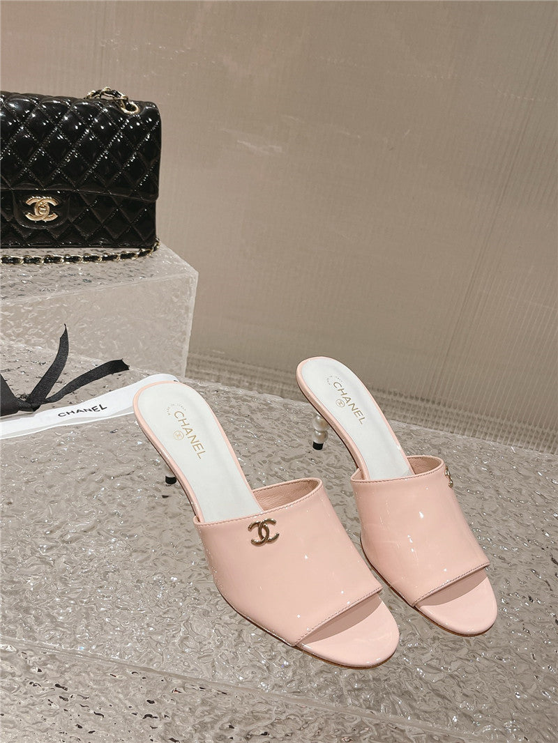 High Quality Luxury Chanel Hot Style Shoe Upper Big Logo Slippers – Style 19622 product detail