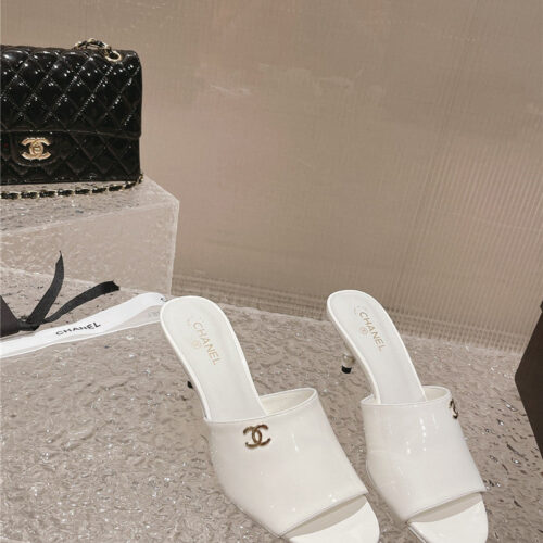 High Quality Luxury Chanel Hot Style Shoe Upper Big Logo Slippers product detail
