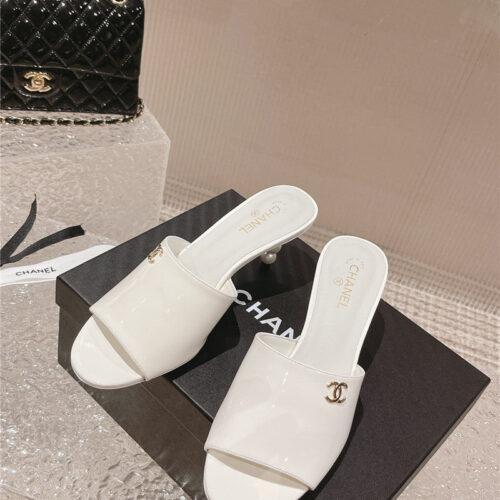 High Quality Luxury Chanel Hot Style Shoe Upper Big Logo Slippers product detail