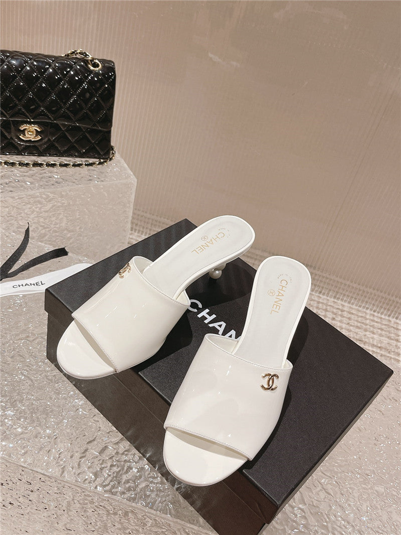 High Quality Luxury Chanel Hot Style Shoe Upper Big Logo Slippers product detail