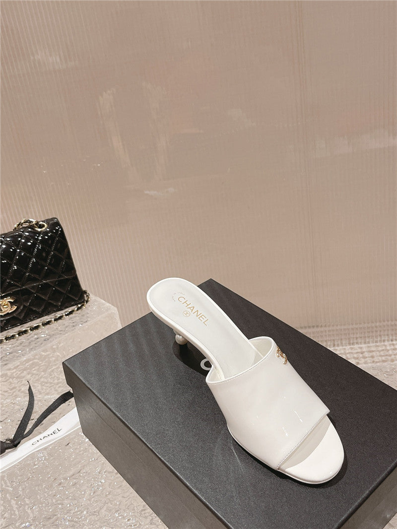 High Quality Luxury Chanel Hot Style Shoe Upper Big Logo Slippers product detail