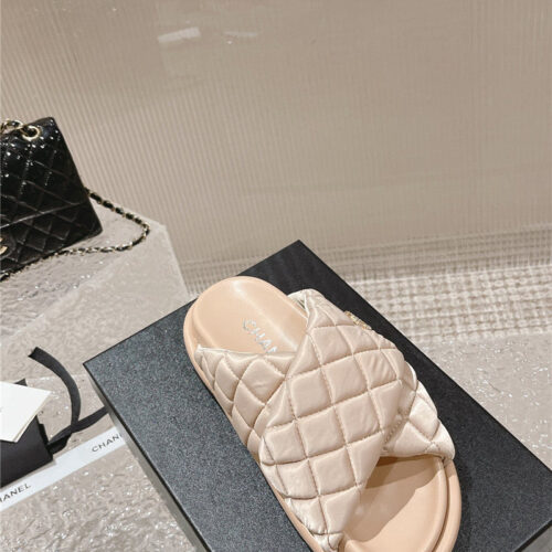 High Quality Luxury Chanel Lingge Velcro Thick Bottom Bread Lazy Slippers – Style 30822 product detail