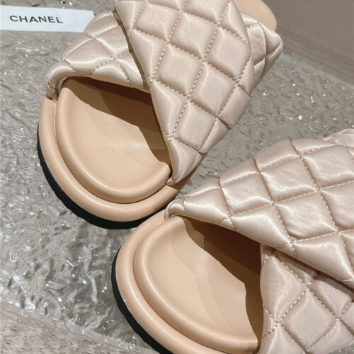 High Quality Luxury Chanel Lingge Velcro Thick Bottom Bread Lazy Slippers – Style 30822 product detail