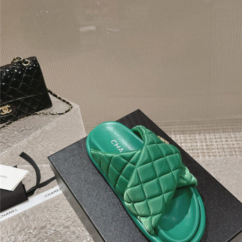 High Quality Luxury Chanel Lingge Velcro Thick Bottom Bread Lazy Slippers – Style 61894 product detail