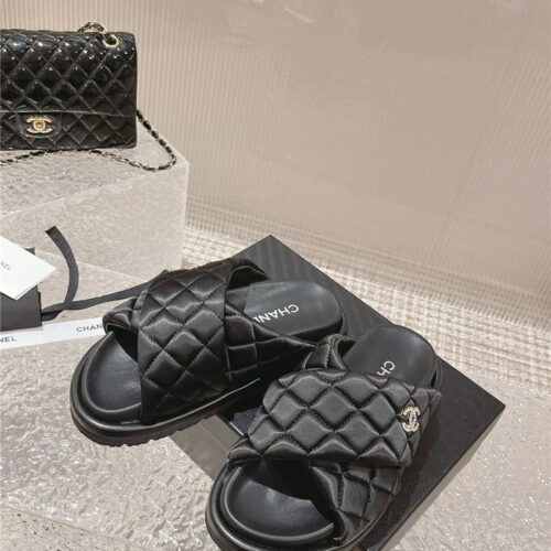 High Quality Luxury Chanel Lingge Velcro Thick Bottom Bread Lazy Slippers product detail