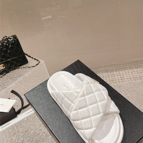 High Quality Luxury Chanel Lingge Velcro Thick Bottom Bread Lazy Slippers – Style 24038 product detail