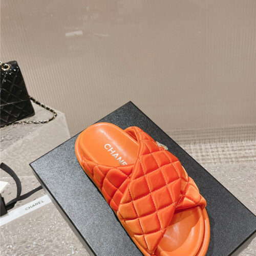High Quality Luxury Chanel Lingge Velcro Thick Bottom Bread Lazy Slippers – Style 22342 product detail