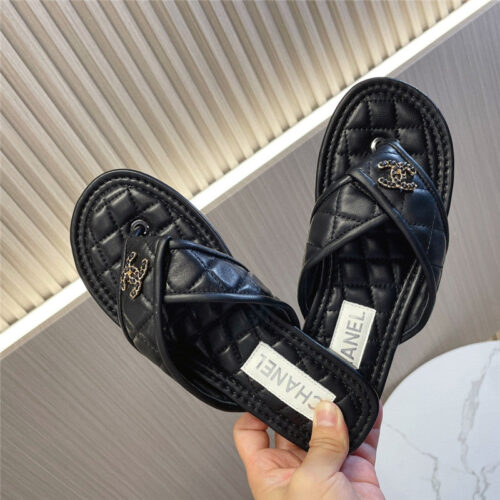 High Quality Luxury Chanel New Flip Flops – Style 84390 alternate view