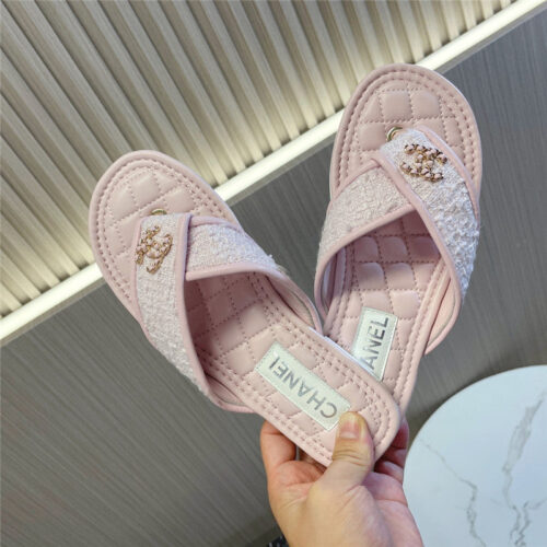 High Quality Luxury Chanel New Flip Flops – Style 79302 alternate view