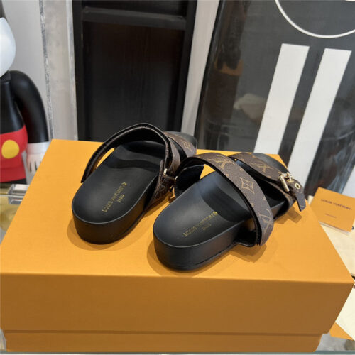 High Quality Luxury Louis Vuitton Spring Summer Beach Slippers – Style 07875 product detail