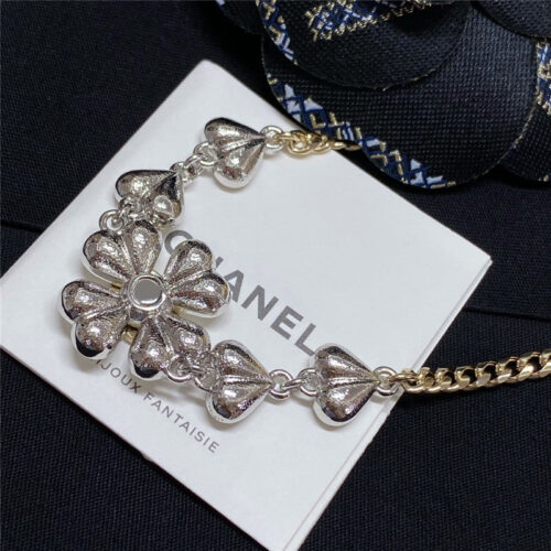 High Quality Luxury Chanel Four Leaf Flower Double C Heart Necklace product detail