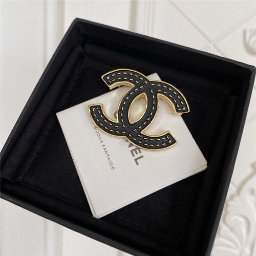 High Quality Luxury Chanel Black Gold Double C Brooch product detail