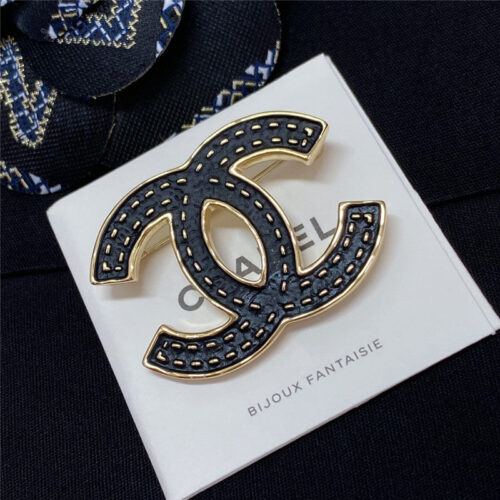 High Quality Luxury Chanel Black Gold Double C Brooch product detail
