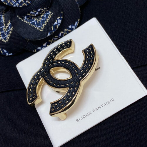 High Quality Luxury Chanel Black Gold Double C Brooch product detail