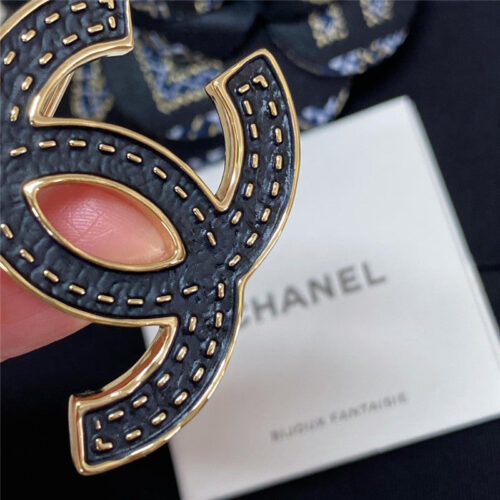 High Quality Luxury Chanel Black Gold Double C Brooch product detail