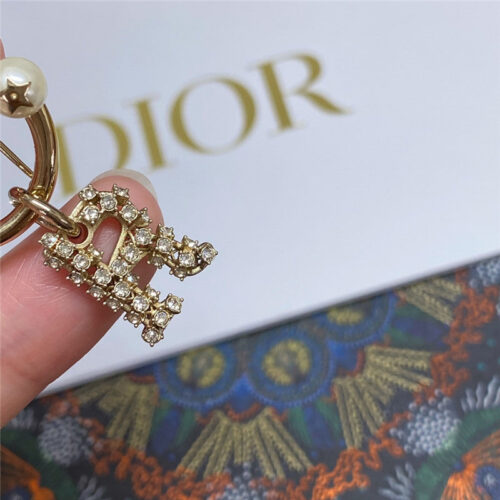 High Quality Luxury Dior Full Diamond Letter Brooch product detail